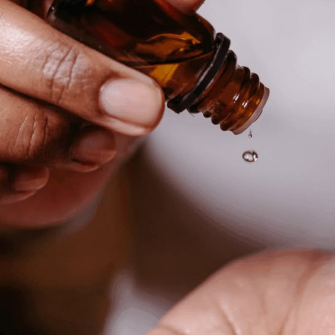 Les roll-on aux huiles essentielles : pourquoi les choisir et comment les utiliser ?