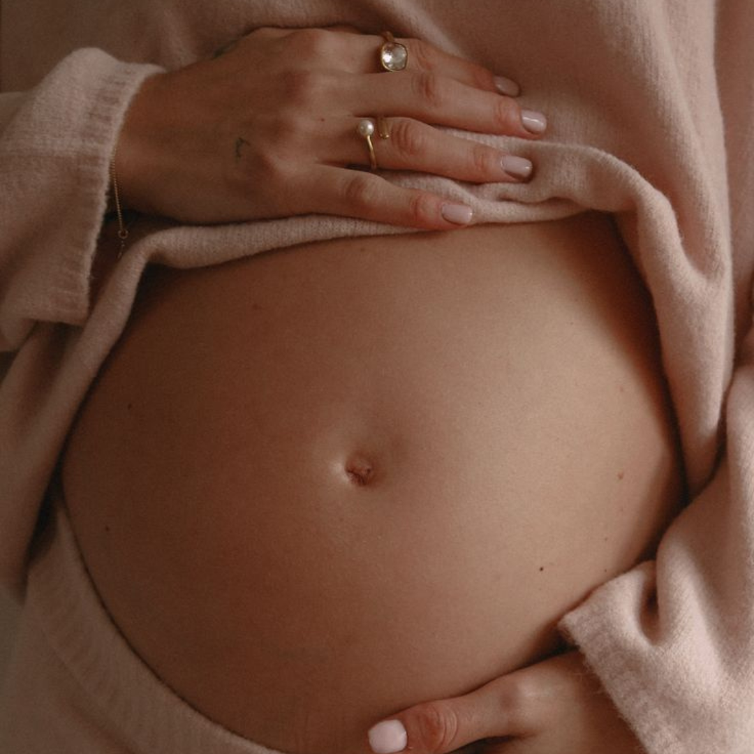Fleurs de Bach pendant la grossesse : le guide pour accompagner ses émotions