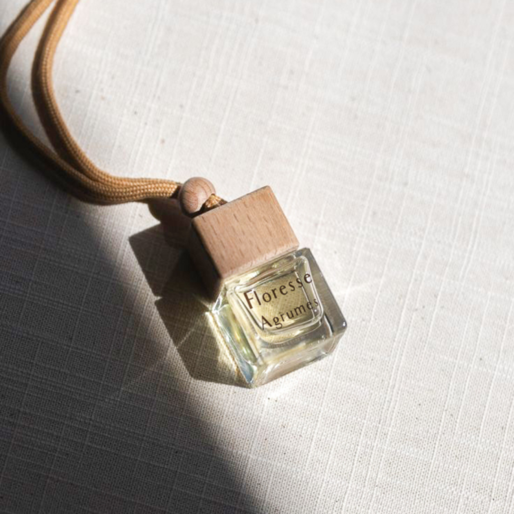 Difusor de aceites esenciales para coche