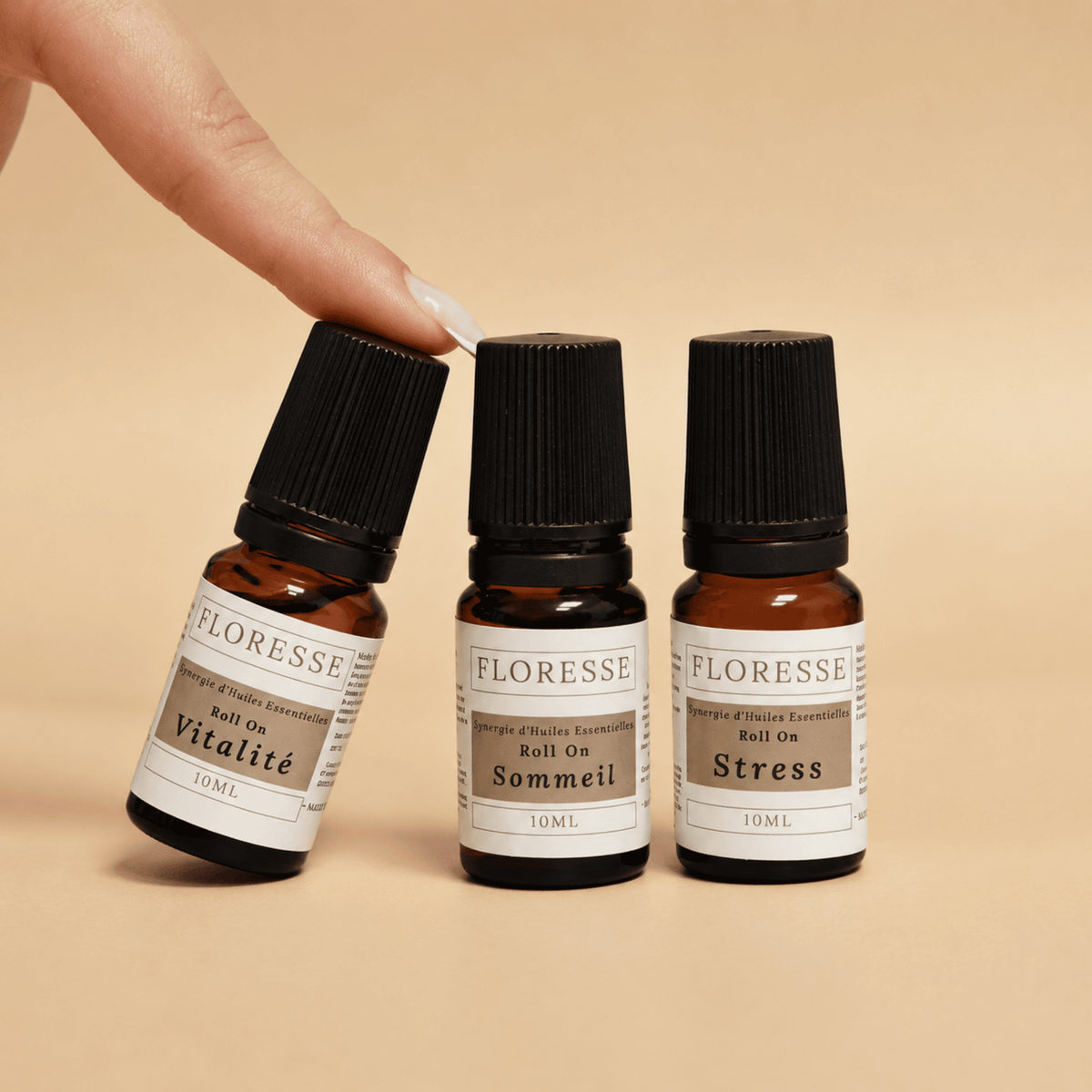 Les 3 roll-ons d'aromathérapie et fleurs de Bach du coffret SOS Équilibre pour le bien-être émotionnel.