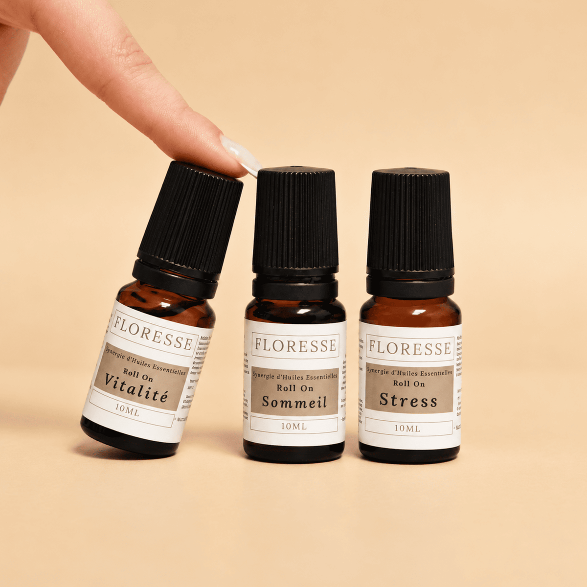 Les 3 roll-ons d'aromathérapie et fleurs de Bach du coffret SOS Équilibre pour le bien-être émotionnel.