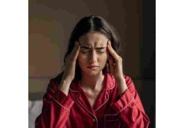 Maux de tête au réveil : ce que votre corps essaie de vous dire