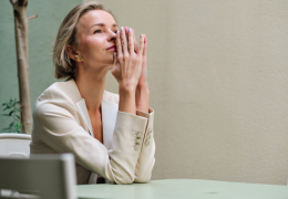 Syndrome de l’Imposteur : Comment arrêter la voix intérieure et retrouver confiance ?